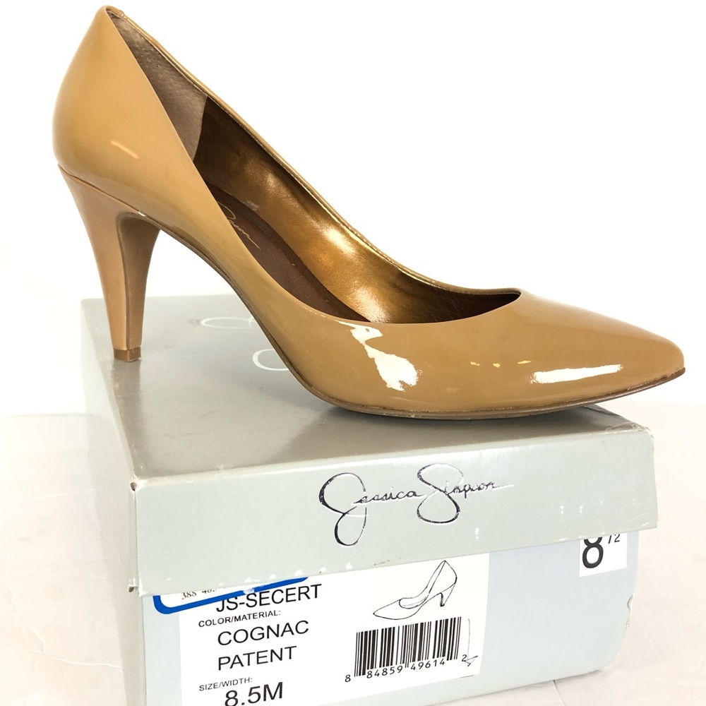 Jessica Simpson // sz 8.5 patent leather nude heel